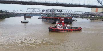 Pelindo Marine Dukung Keselamatan Pengolongan Kapal di Sungai Tersibuk di Indonesia