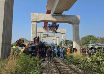 Kereta dari Bangkok Tabrak Derek Proyek, 22 Orang Tewas