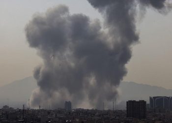 Serangan Rudal ke Iran, Israel Tutup Wilayah Udara dan Aktifkan Sirene