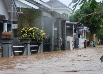 10 Kecamatan di Jember Dikepung Banjir, 1 Orang Meninggal