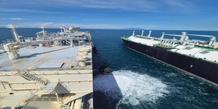 RI Segera Miliki Kilang Gas Terapung Perdana, Beroperasi Q1 2027 di Teluk Bintuni