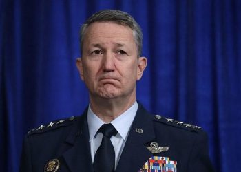 Jenderal Tertinggi AS Ingatkan Risiko Akut Jika Serang Iran