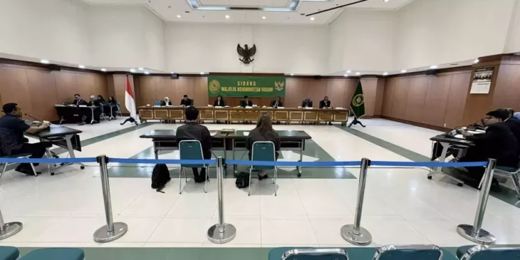 Selingkuh Sesama Hakim, MKH Pecat Hakim Yustisial Pengadilan Tinggi Sulteng
