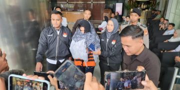 KPK Tahan Bupati Pekalongan Fadia Arafiq
