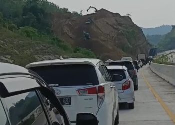 Bukan Longsor! Ini Penyebab Tol Padang Tiji-Seulimeum Sempat Macet Panjang