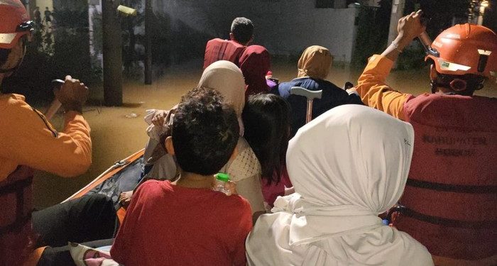 Banjir 2 Meter Rendam Permukiman di Bogor, 1.377 Warga Terdampak