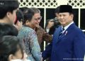 Momen Prabowo dan Rocky Gerung Tertawa Bareng Usai Pelantikan di Istana