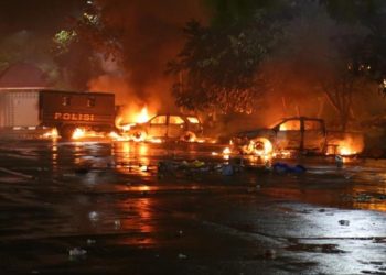 Ricuh Usai Persipura Vs Adhyaksa FC, 25 Mobil Dibakar dan 27 Motor Polisi Hilang
