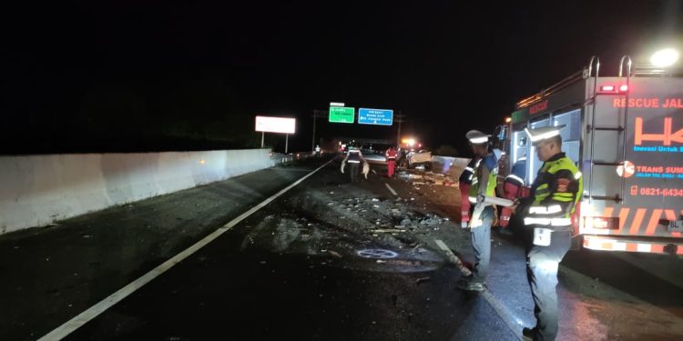 Mobil Ketua Fraksi PA DPR Aceh Kecelakaan di Tol Sibanceh, Satu Orang Meninggal