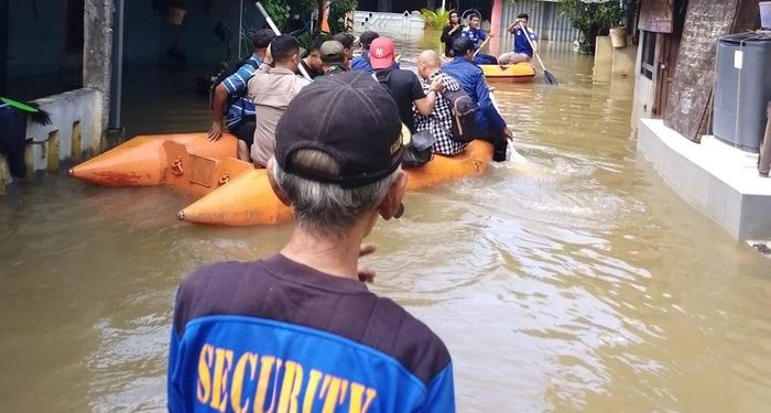 Banjir 1,4 Meter Rendam Cipondoh Tangerang, 60 KK Mengungsi
