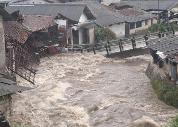 Hujan Deras Picu Kali Cikaret Meluap, 3 Bangunan di Bogor Barat Roboh