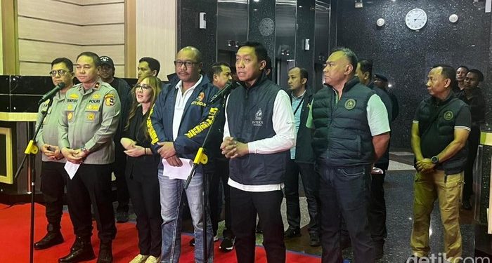 Polri Tangkap 321 WNA di Markas Judi Online Hayam Wuruk