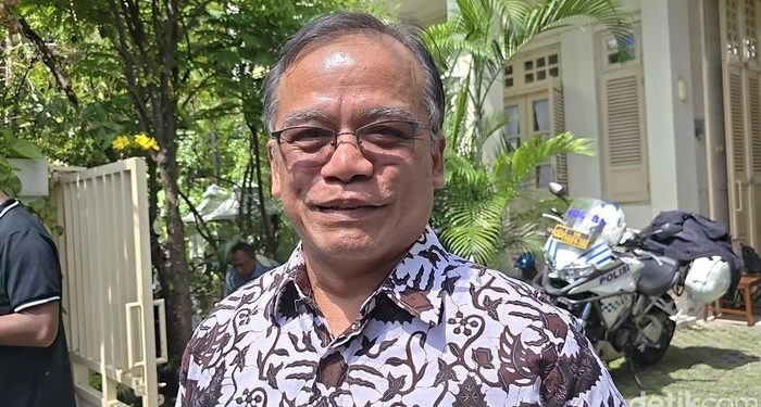 Stafsus Gibran Sambangi Jokowi di Solo, Dapat Pesan Jaga Kerukunan Bangsa