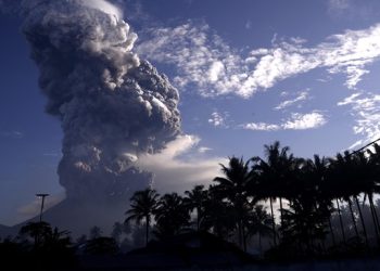 Aktivitas Gunung Soputan Meningkat, Warga Diminta Jauhi Radius 1,5 Km