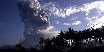Aktivitas Gunung Soputan Meningkat, Warga Diminta Jauhi Radius 1,5 Km