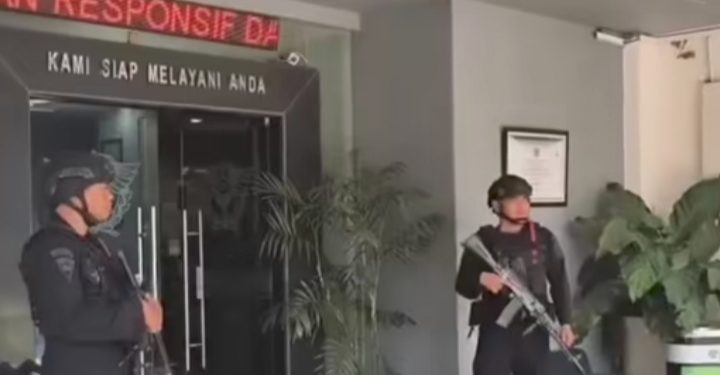 Dikawal Pasukan Brimob, Kantor Bea Cukai Juanda Digeledah