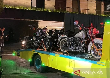 KPK Angkut Moge hingga Mobil Mewah Usai Geledah Rumah Silmy Karim
