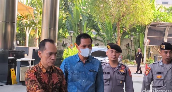 Bupati Edison Tiba di KPK Setelah OTT, Penyidik Telah Tetapkan Tersangka