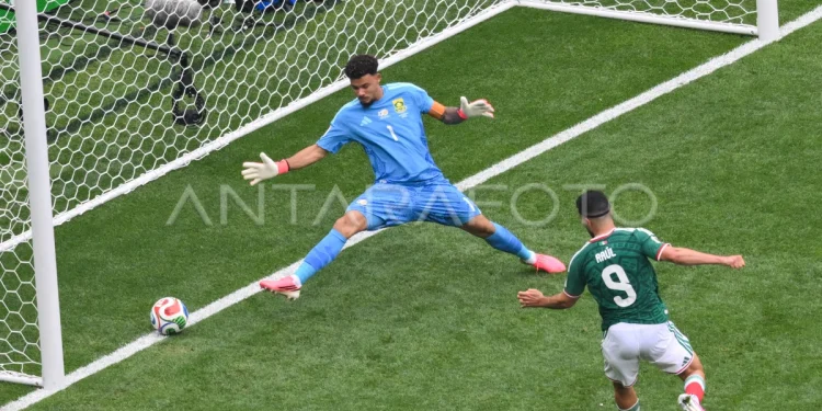Diwarnai Tiga Kartu Merah, Meksiko Menang 2-0 atas Afrika Selatan