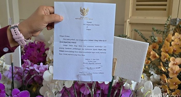 Prabowo Kirim Anggrek Ungu untuk Ultah Jokowi, Ini Isi Pesannya