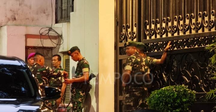 Rumah Jampidsus Febrie Adriansyah Dijaga Puluhan Prajurit TNI Bersenjata