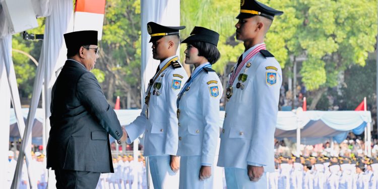 Anak Buruh & dari Daerah 3T Lulusan Terbaik IPDN