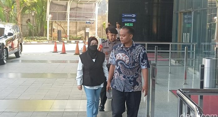 Bupati Sukoharjo Etik Suryani Tiba di KPK Usai Terjaring OTT