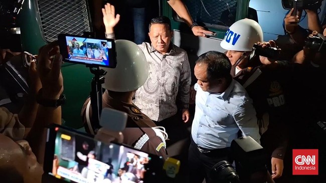 Usai Diperiksa Kejagung, Eks Jampidsus Febrie Adriansyah Dibawa ke Rutan KPK