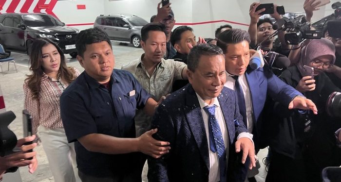 Kejagung Periksa Febrie Adriansyah sebagai Tersangka, Hotman Paris Turun Mendampingi