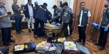 Polisi Sita Emas 74 Kg dan Uang Rp476 Miliar dari Rumah di Sentul