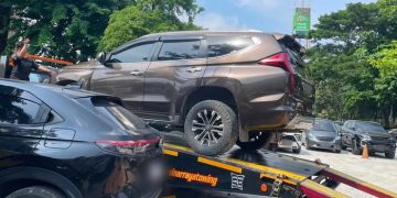 KPK Sita Mobil Mewah dari Istri Kedua Bupati Kuansing