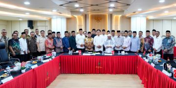Prof Yusril Dorong Tanah Wakaf Blang Padang Diselesaikan Melalui Jalur Hukum Berkeadilan