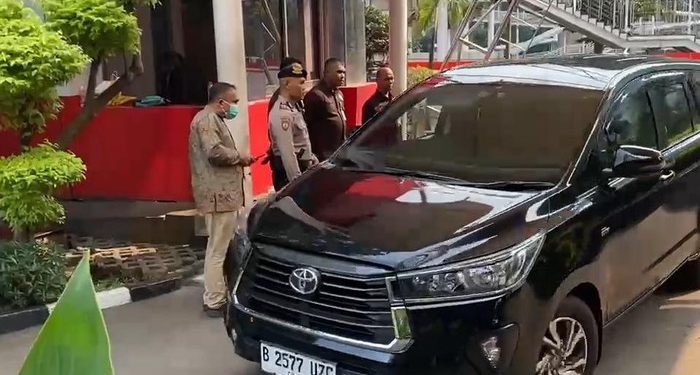 Bupati Langkat Syah Afandin Tiba di KPK Usai Terjaring OTT Dugaan Suap Proyek
