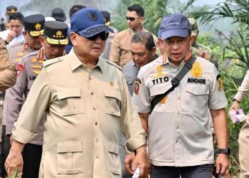 Prabowo Sapa Petugas yang Padamkan Karhutla di Kalimantan Barat