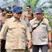 Prabowo Sapa Petugas yang Padamkan Karhutla di Kalimantan Barat