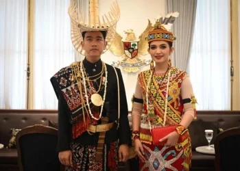 Gibran Pakai Baju Adat Rote Sebagai Diplomasi Kekayaan Budaya