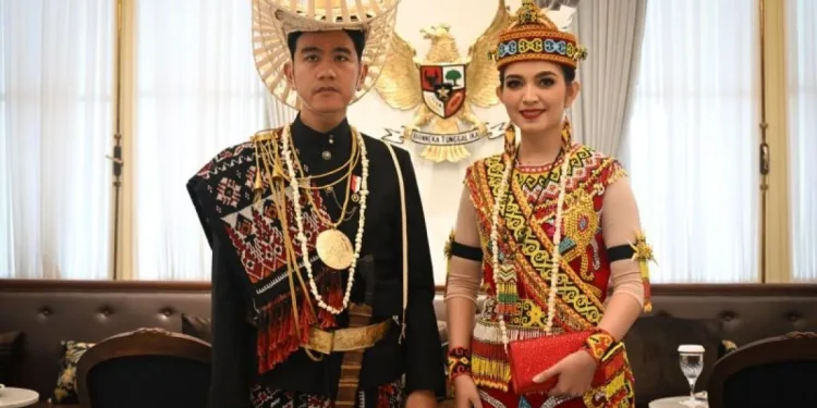 Gibran Pakai Baju Adat Rote Sebagai Diplomasi Kekayaan Budaya