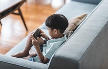 RI Hapus 5 Juta Akun Anak Lampaui Capaian TikTok Australia