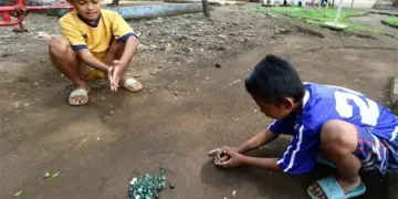 Mensesneg: Suvenir Kelereng & Karet untuk Mengingat Mainan Tradisional