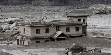 Banjir Nepal Tewaskan 157 Orang, Ratusan Turis  Hilang