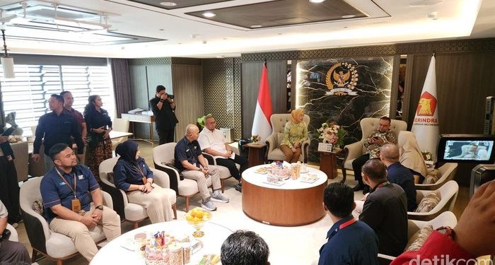 Pekerja PT Pos Mengadu ke DPR, Minta Kepastian Gaji Cair 1 September