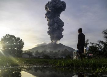 Gunung Ibu di Halmahera Barat Erupsi Lagi, Warga Dilarang Mendekat 2 Km