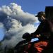 Gunung Sinabung Meletus, Kolom Abu Membumbung Setinggi 3.500 Meter