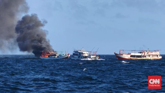 Tak Terima Dimarahi Nakhoda, ABK Bakar Kapal di Perairan Aru Maluku