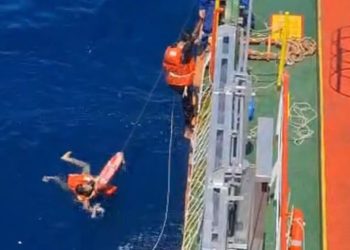 Kapal Tanker Pertamina Selamatkan 17 Korban Kebakaran KMP Mutiara Sentosa 2