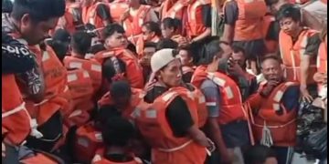 KMP Mutiara Sentosa 2 Terbakar, Penumpang Lompat ke Laut