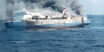 Cerita Sopir Truk Lompat ke Laut Saat KM Mutiara Sentosa 2 Terbakar