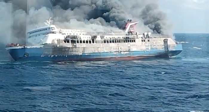 Cerita Sopir Truk Lompat ke Laut Saat KM Mutiara Sentosa 2 Terbakar