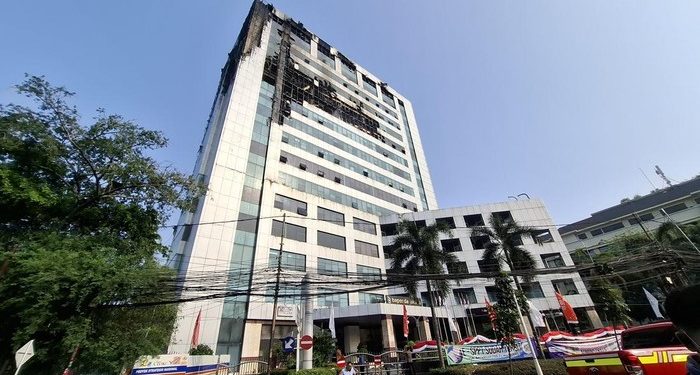 Kebakaran Bapenda DKI Padam, 2 Mobil Damkar Masih Siaga