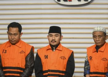 Bupati Bekasi Ade Kuswara Dituntut 7 Tahun Penjara, Abah Kunang 4 Tahun